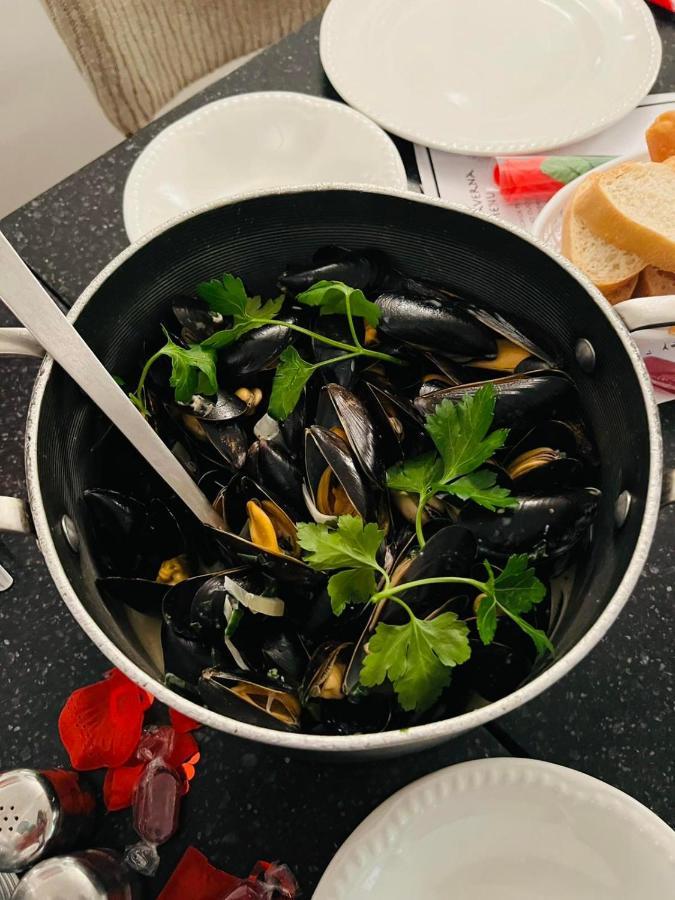 ホテル De L'Etang Saint Helier Jersey エクステリア 写真